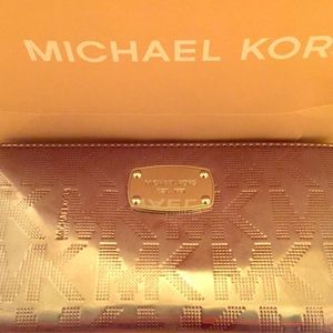 NWT Michael Kors Silver Metallic Wallet