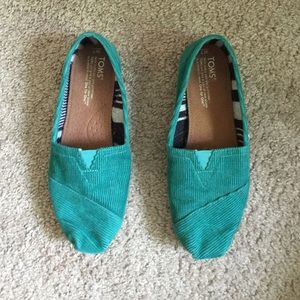 Toms slip ons