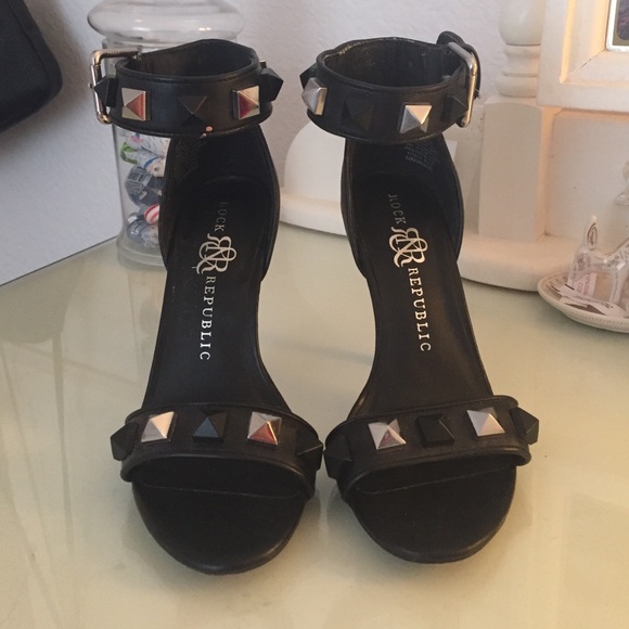 Rock and Republic Stilettos