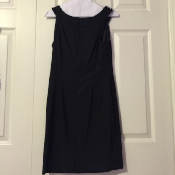 Dress - Picture 4 of 4