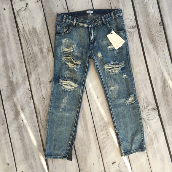 Distressed Skinny Jeans - Picture 3 of 4