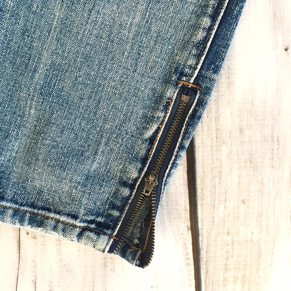 Distressed Skinny Jeans - Picture 4 of 4