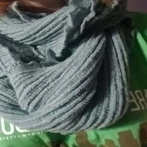 Green infinity scarf