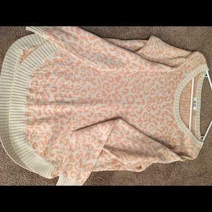 Super cute pink leopard top!