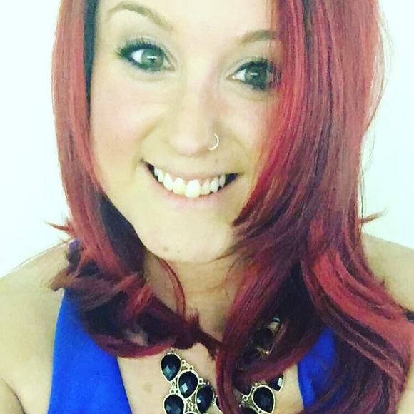 Meet your Posher, Courtney - Picture 1 of 1