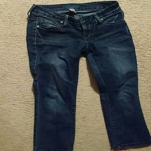 Dark wash size 2 capris