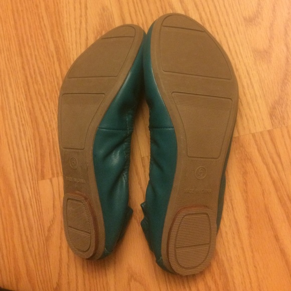 Old Navy Slip on Flats - Picture 2 of 2