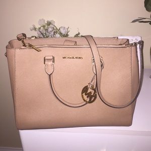 Michael Kors Sutton Saffiano LEATHER satchel