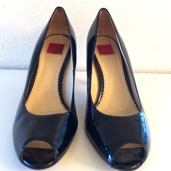 Oscar de la Renta peep toe pumps. - Picture 2 of 4
