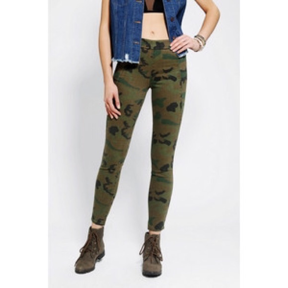 silence + noise camo skinny pants, urban outfitter