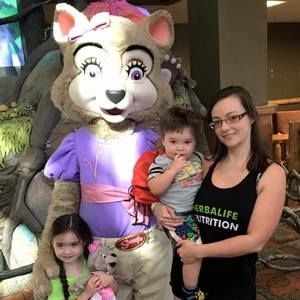 Meet your Posher, Elizabeth