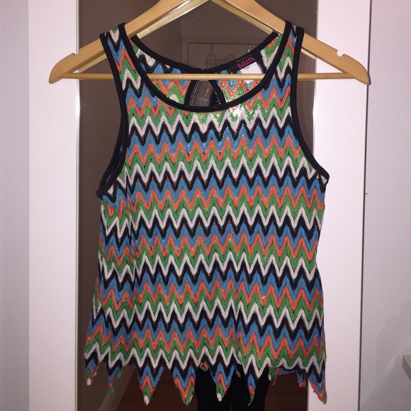 Cute colorful crop top!