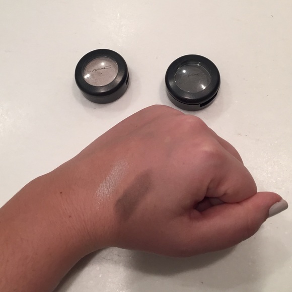 NWOT MAC Eyeshadow in Print - Picture 3 of 3