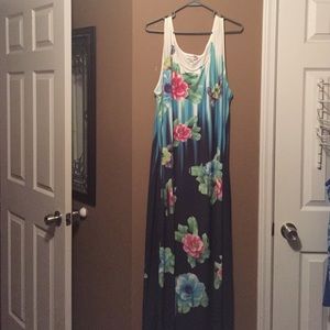 NWOT! Floral maxi dress!