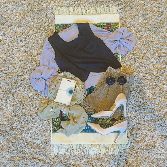 Melle Fashion Tops - • Open Slit Front Cutesy Tank •