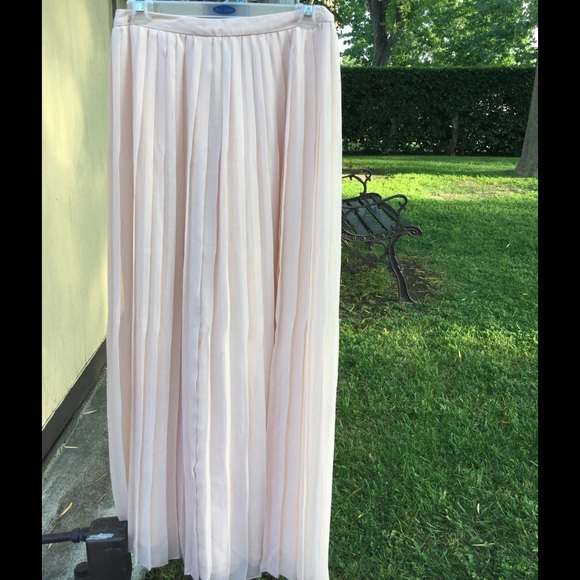 URBAN OUTFITTERS SKIRT