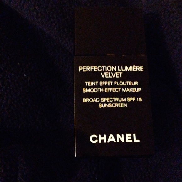 CHANEL perfection lumiere velvet foundation - Picture 2 of 2