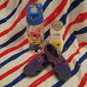 Toddlers water shoes size 7/8