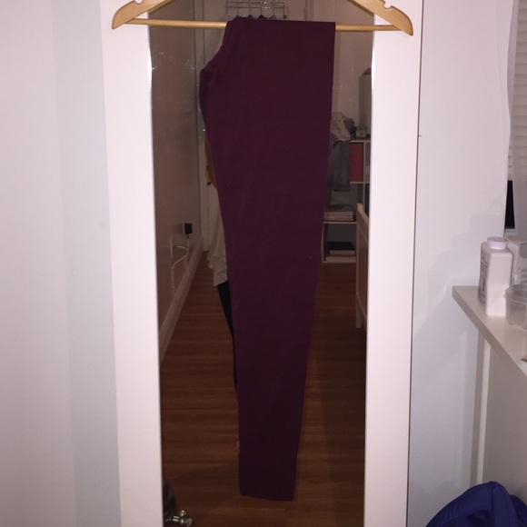 Burgundy leggings