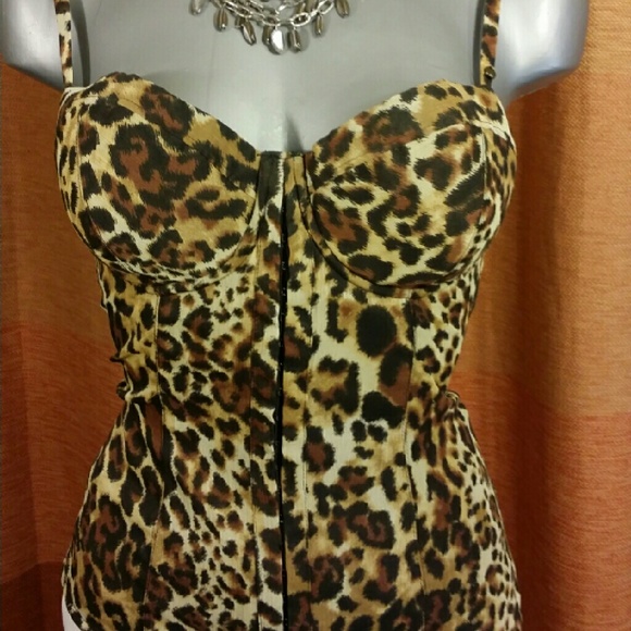 Guess top
