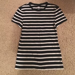 Old navy T-shirt