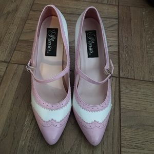 Cute pink and white heels (salt and pepper)