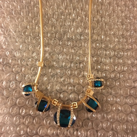 Necklace - Picture 1 of 3