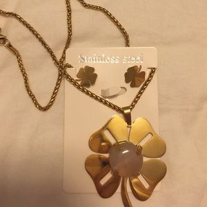 Stainless steel set, necklace and earrings, gold