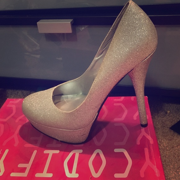Sparkly heels - Picture 1 of 2
