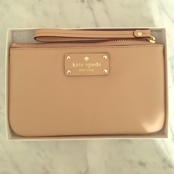 Brand New Tan Kate Spade Wallet/ Wristlet.