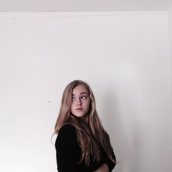 Meet your Posher, Lillian - Picture 1 of 1