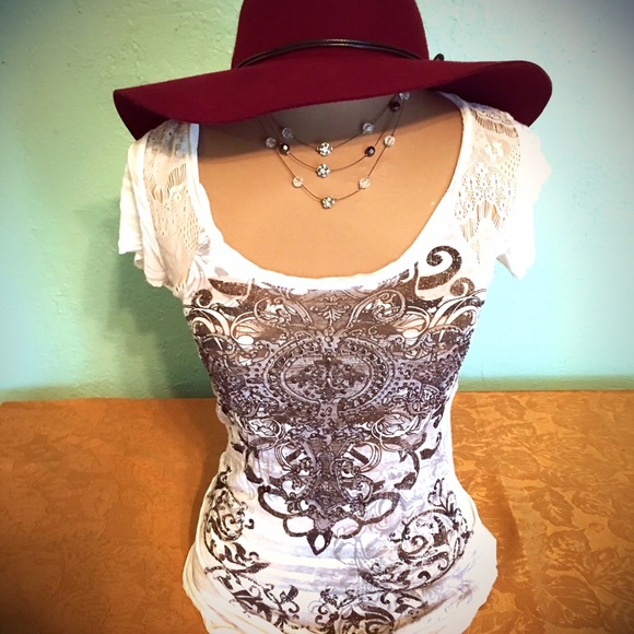 Lacy rhinestone lightweight tee