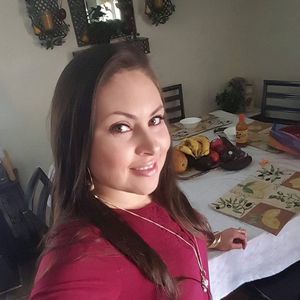 Meet your Posher, Esmeralda