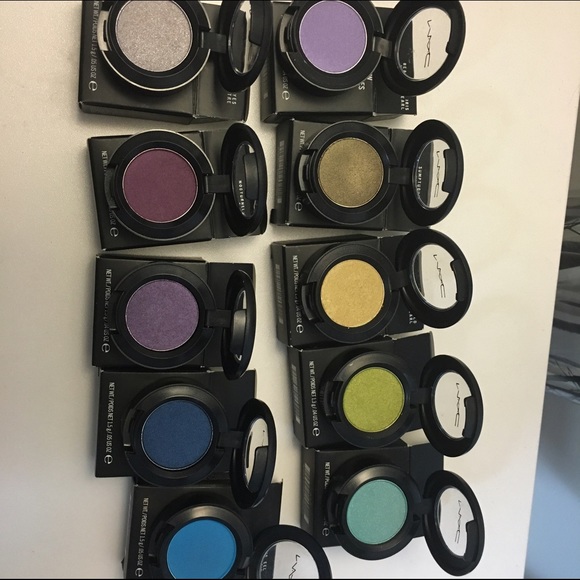 MAC eyeshadows - Picture 2 of 3