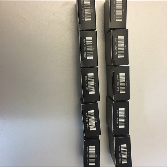 MAC eyeshadows - Picture 3 of 3