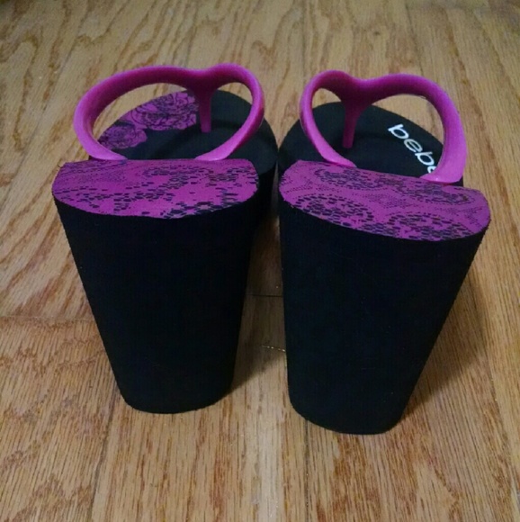 *SOLD* Bebe platform flip flops - Picture 3 of 3