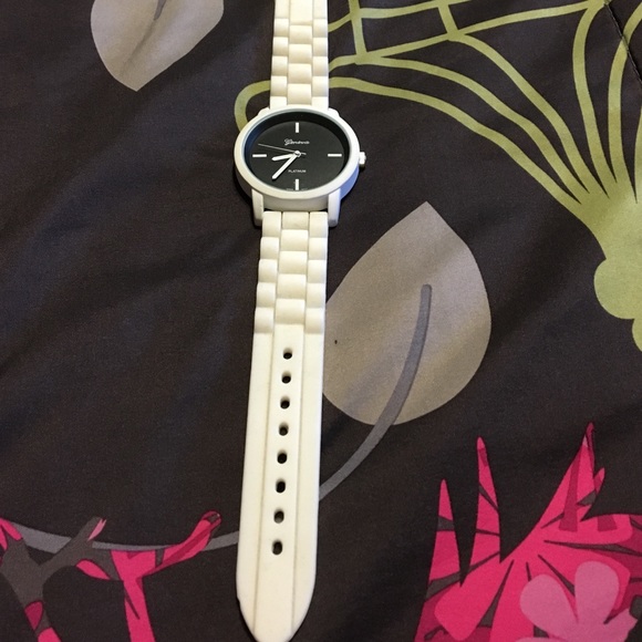 Geneva watch - Picture 2 of 4