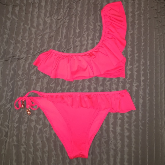 One Shoulder Ruffle Bikini