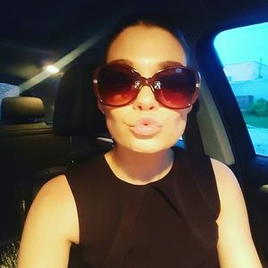 Meet your Posher, Casey