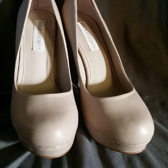 Blush Platform Pumps