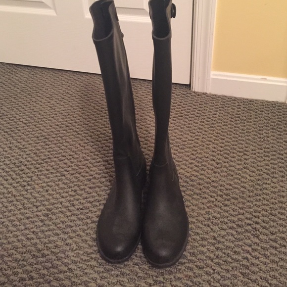 Black rain boots