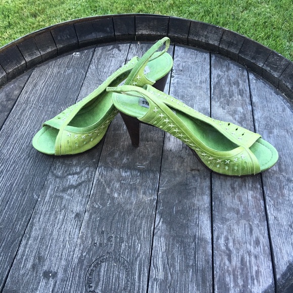 Steve Madden Sandal - Picture 3 of 4