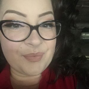 Meet your Posher, Niki