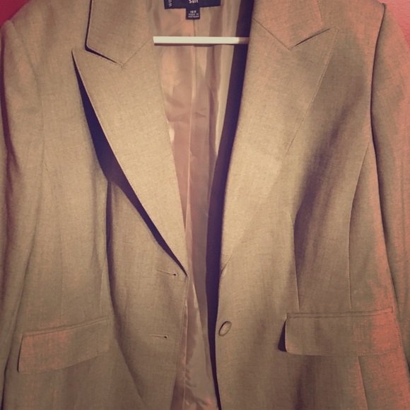 Jones New York Woman 2 Piece Suit