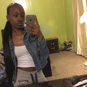 Meet your Posher, Crystal