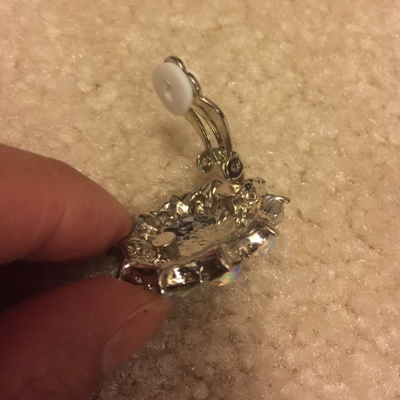 Iridescent clip on earrings - Picture 2 of 4