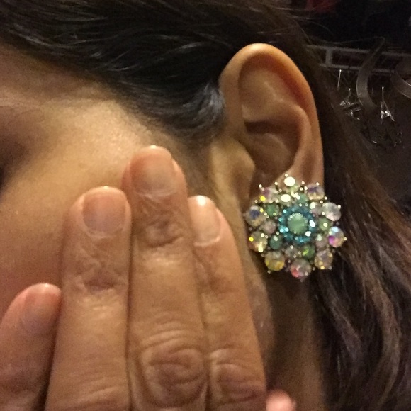 Iridescent clip on earrings - Picture 4 of 4