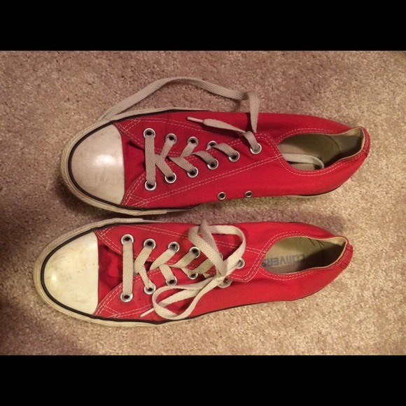 Red converse size 8