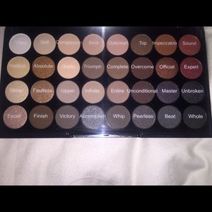 Makeup Revolution Flawless 2 Eyeshadow Palette