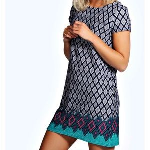 Minnie border print cap sleeve shift dress.